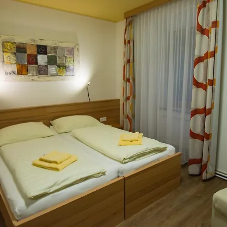 Egidiwirt אורחן